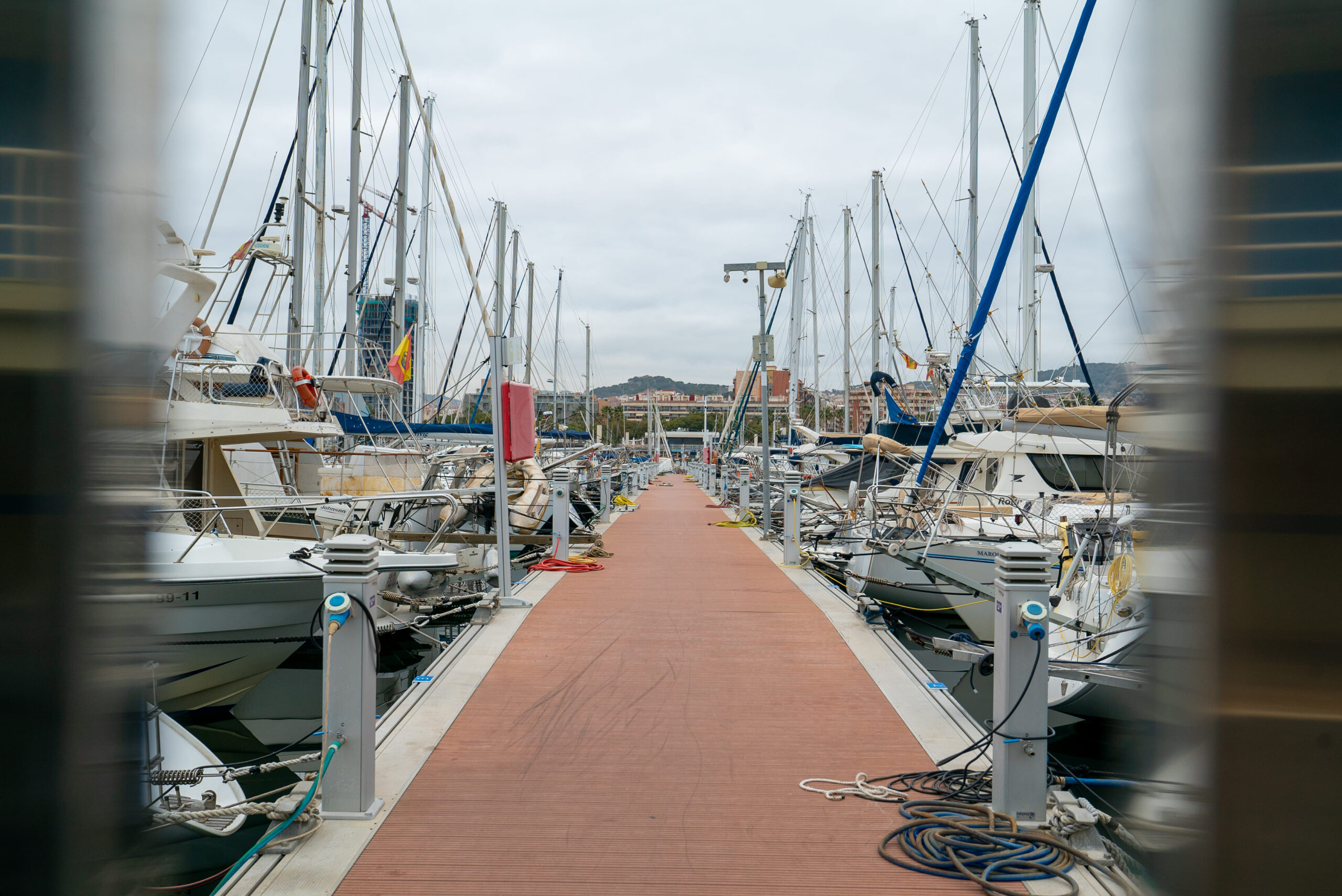 Vista d'un pantalà del Port amb les torretes