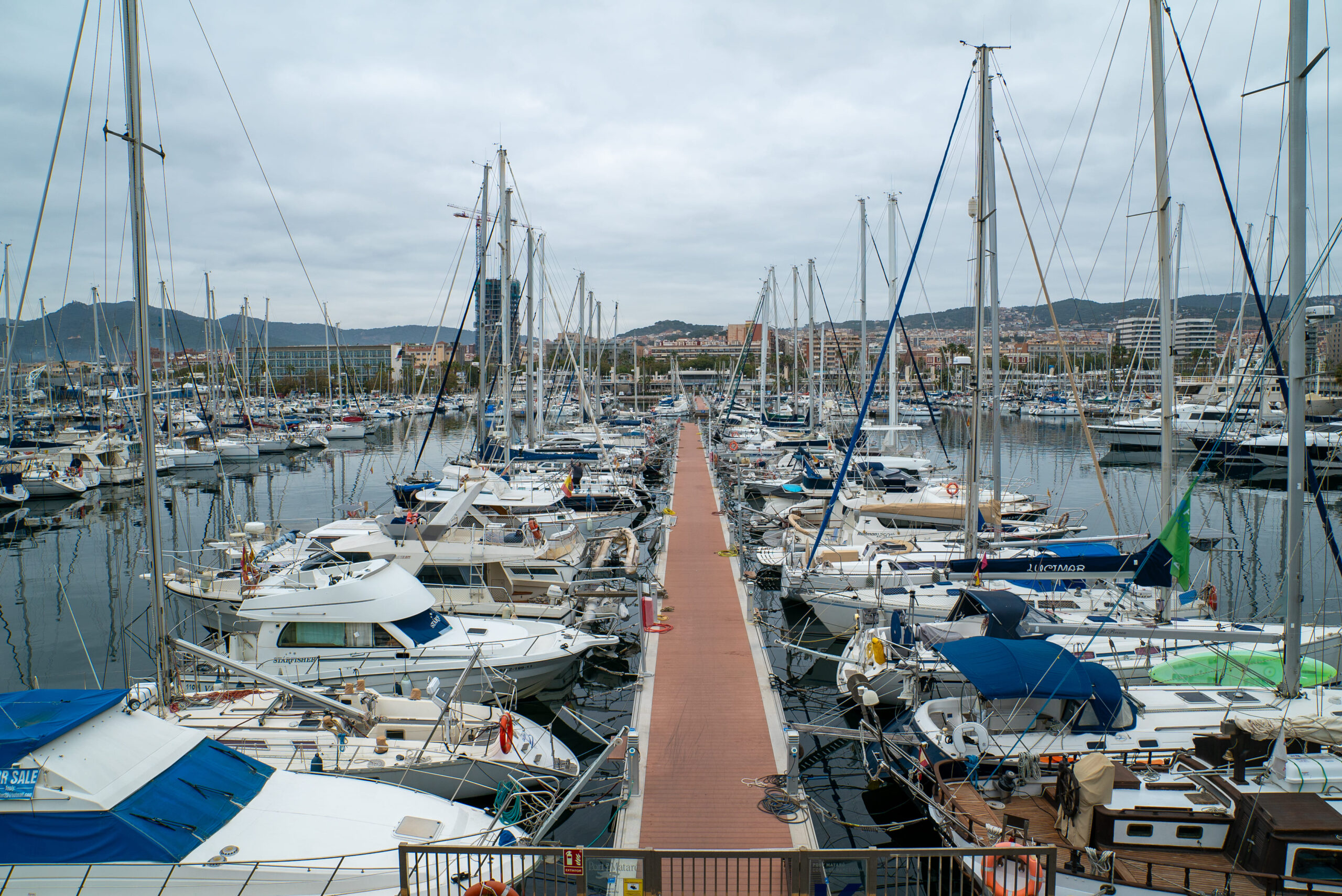Vista d'un pantalà del Port